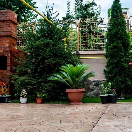 Hotel Casa Cattleya Târgu Jiu Exterior foto