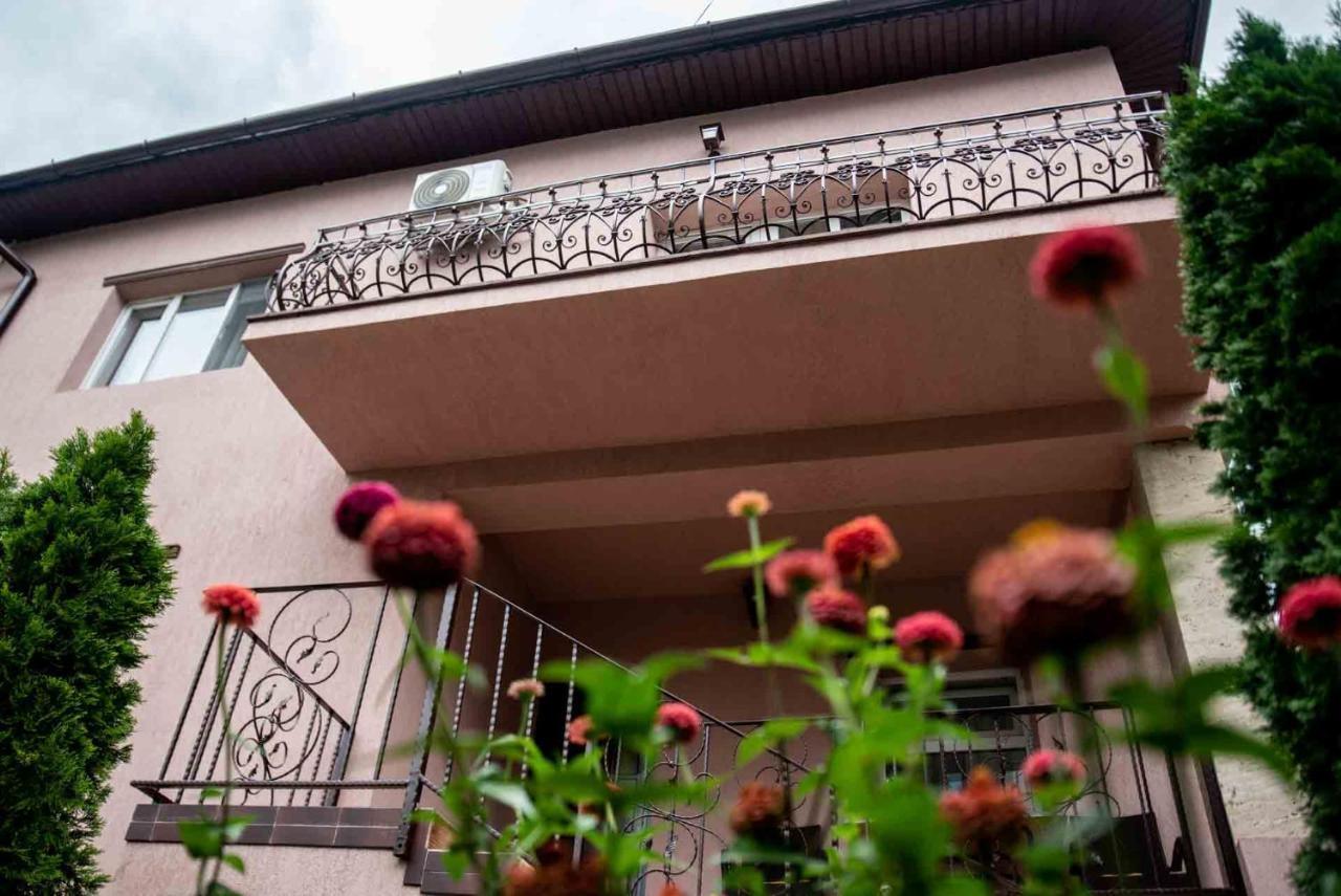 Hotel Casa Cattleya Târgu Jiu Exterior foto