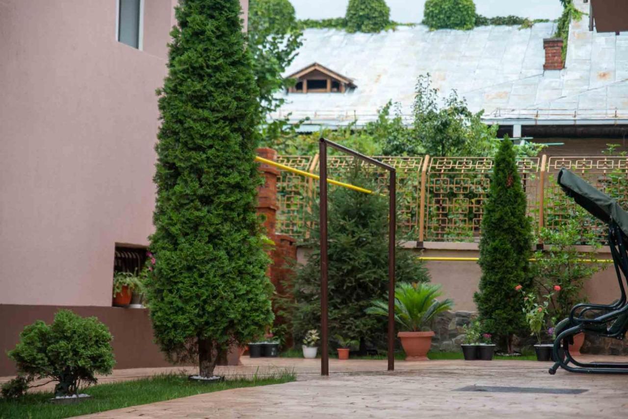 Hotel Casa Cattleya Târgu Jiu Exterior foto